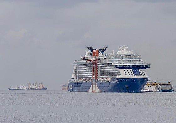 4.000 turistas del 'Celebrity Apex' estrenan hoy la nueva terminal de cruceros de La Luz