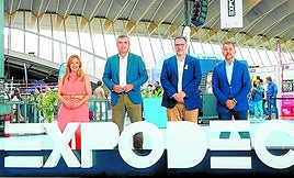 Imagen de Expodeca, con las autoridades presentes en esta Feria de la Actividad Física y del Deporte en Canarias.