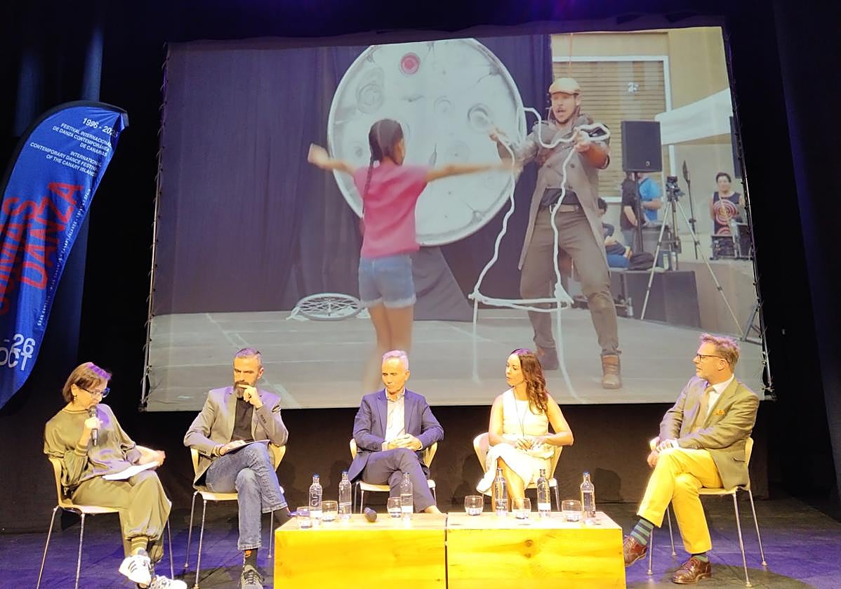 Acto de presentación del festival Masdanza, ayer en el teatro Guiniguada de la capital grancanaria.