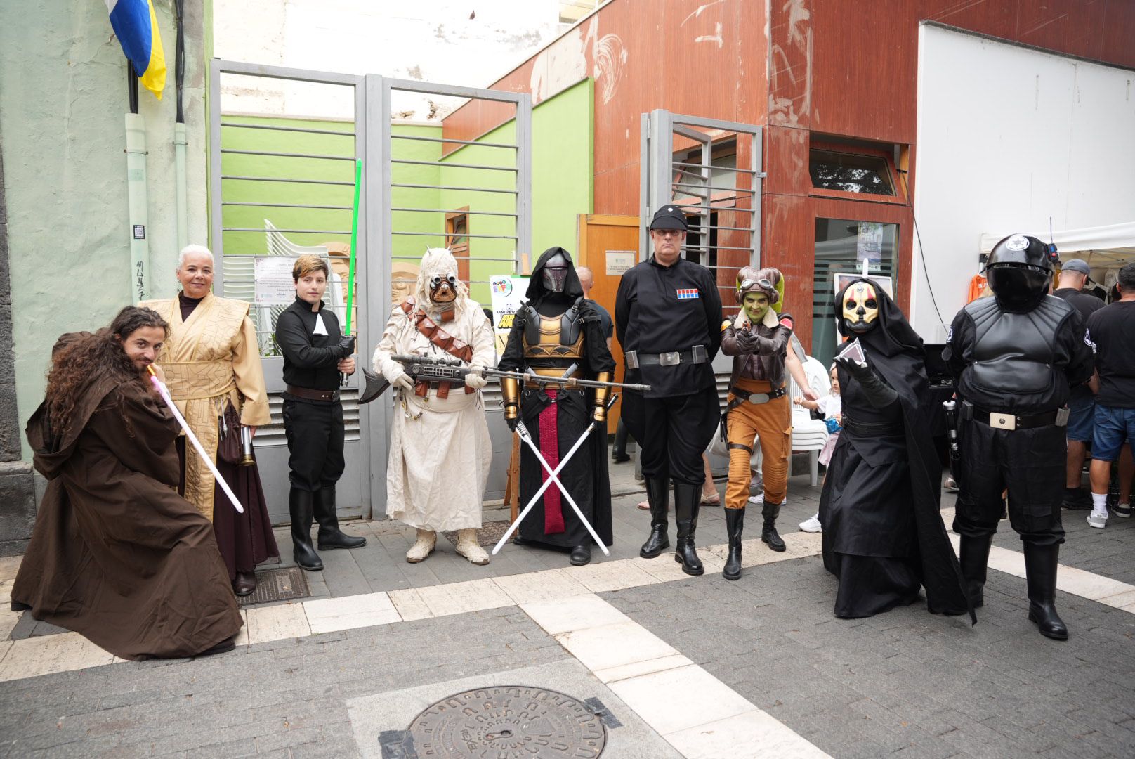 Pasión por lo vintage: éxito de la Feria del Coleccionismo en Vegueta
