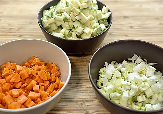 Cortamos las verduras en cuadritos