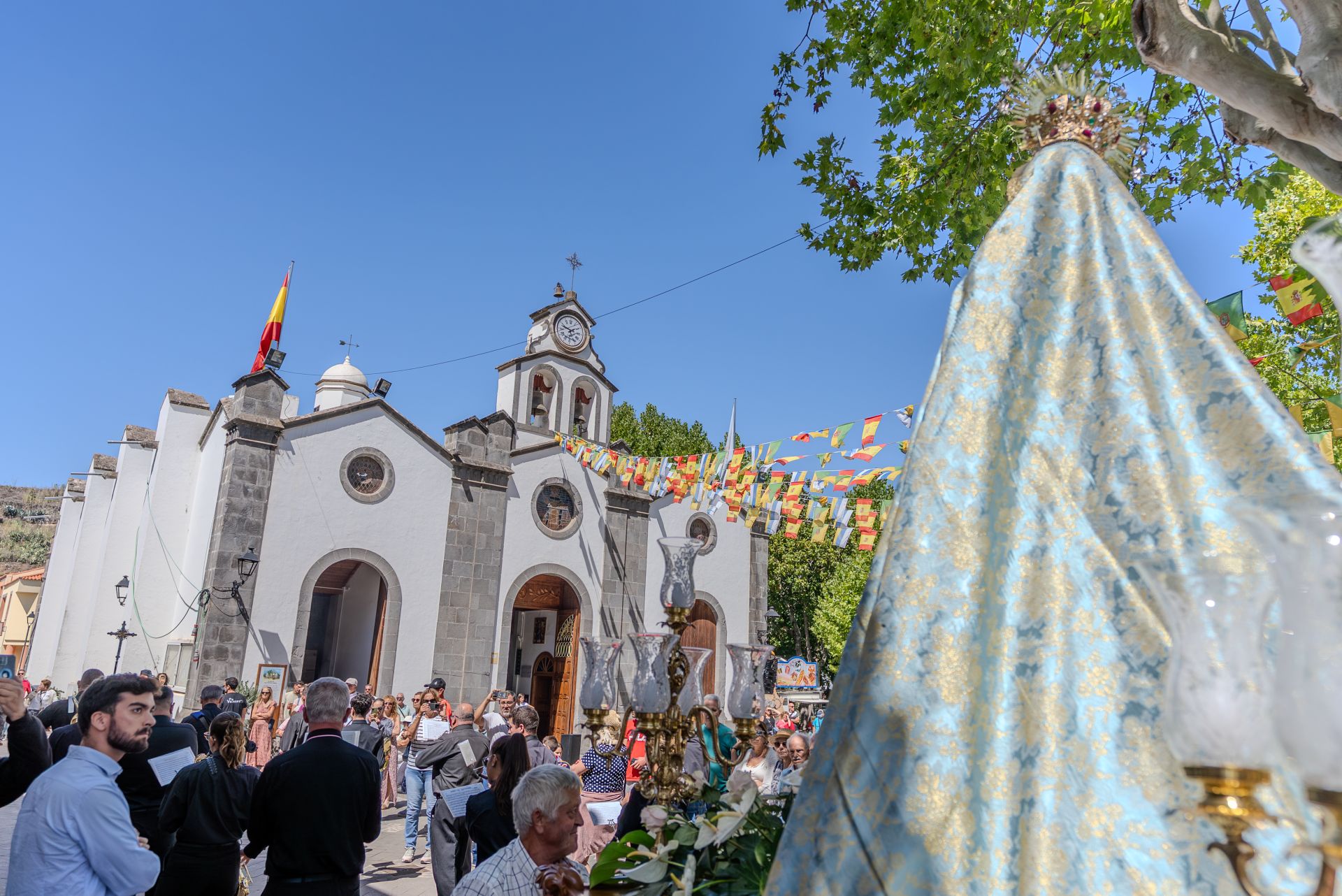 Valleseco celebra su Día Grande con sabor asturiano y solidaridad
