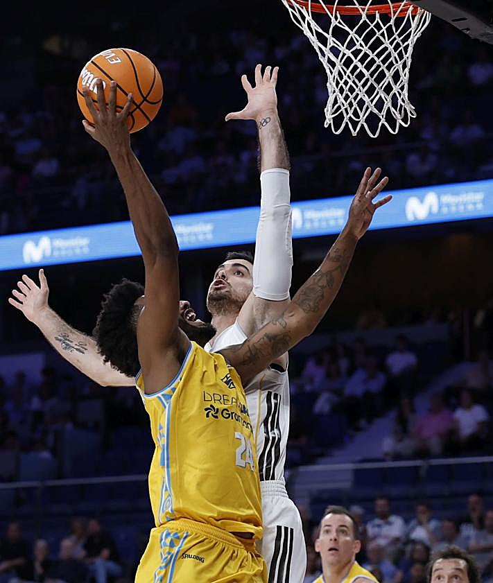 Imagen secundaria 2 - Albicy, Lakovic y Angola. Tres momentos de un choque que se hizo imposible para los isleños.