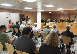 Encausados, nueve frente a los magistrados y el décimo entre los letrados.