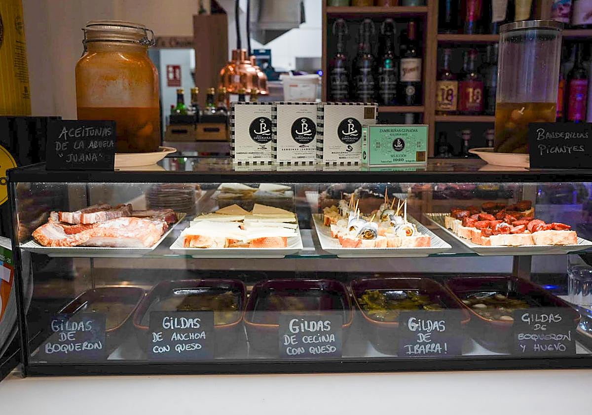 Imagen principal - Gildas y vermut de Tradición.