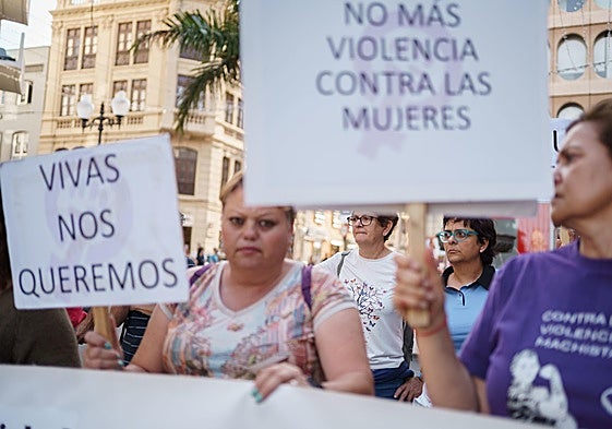 Imagen de una manifestación en contra de la violencia hacia la mujer.