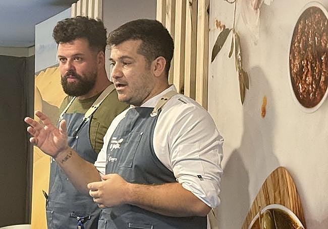 A la izquierda, Abraham Ortega y Richard Díaz