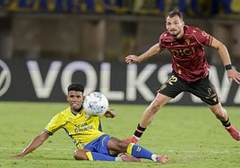 Marvin se ha asentado como lateral derecho.