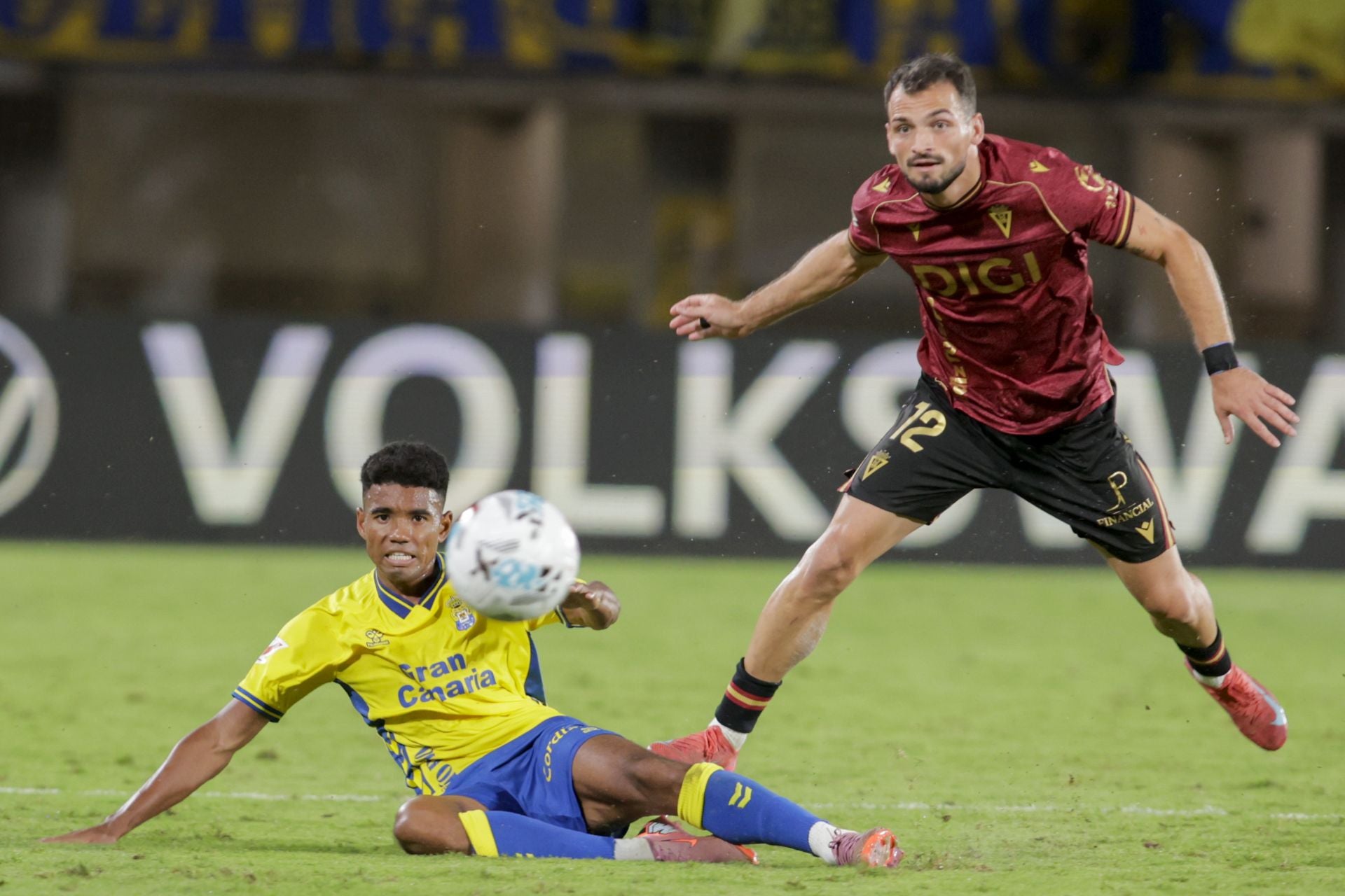 Marvin se ha asentado como lateral derecho.