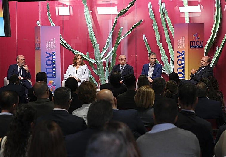 De izquierda a derecha, Francisco Suárez, Beatriz Calzada, Pedro Suárez, José Gilberto Moreno y Santiago Guerra.