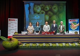 Firma del IV convenio de colaboración para la comercialización de la manzana reineta
