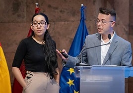 La ingeniera informática marroquí Sofía Bourhim y el médico canario Isidro Miguel Martín Pérez.