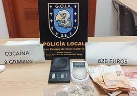 Imagen de la droga y el dinero en efectivo incautado.