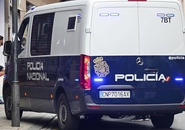 Imagen de archivo de un furgón de la Policía Nacional.