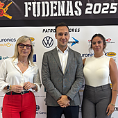 Oscar Martínez, director comercial de Armas Trasmediterránea, con otras responsables.