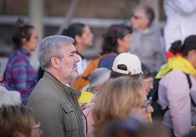 Fernando Clavijo, entre los peregrinos que han acompañado este sábado a la Virgen de Candelaria.