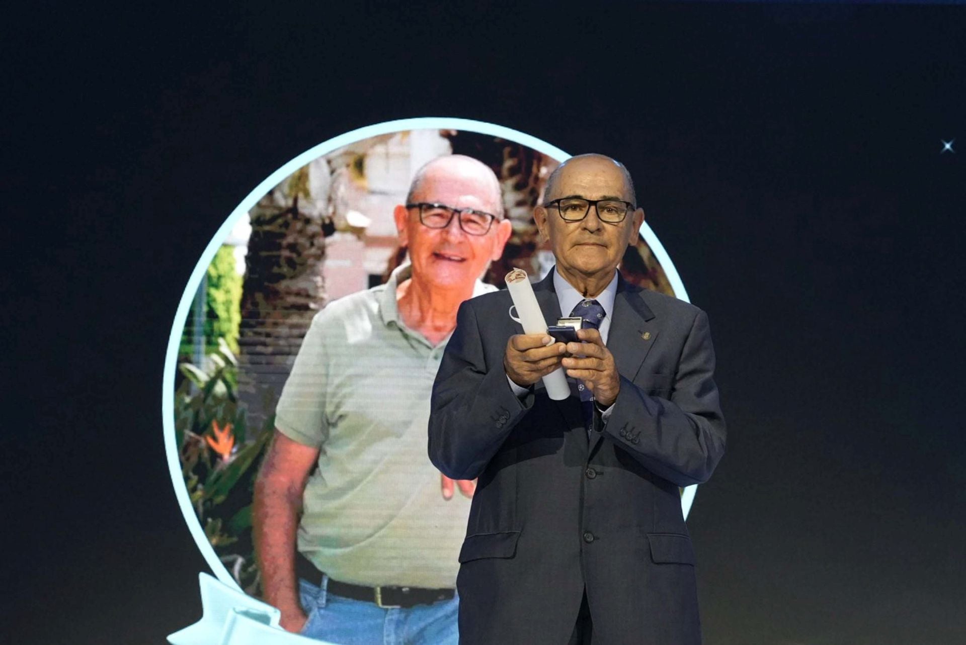 San Bartolomé rinde homenaje a once vecinos que han dejado huella en el municipio