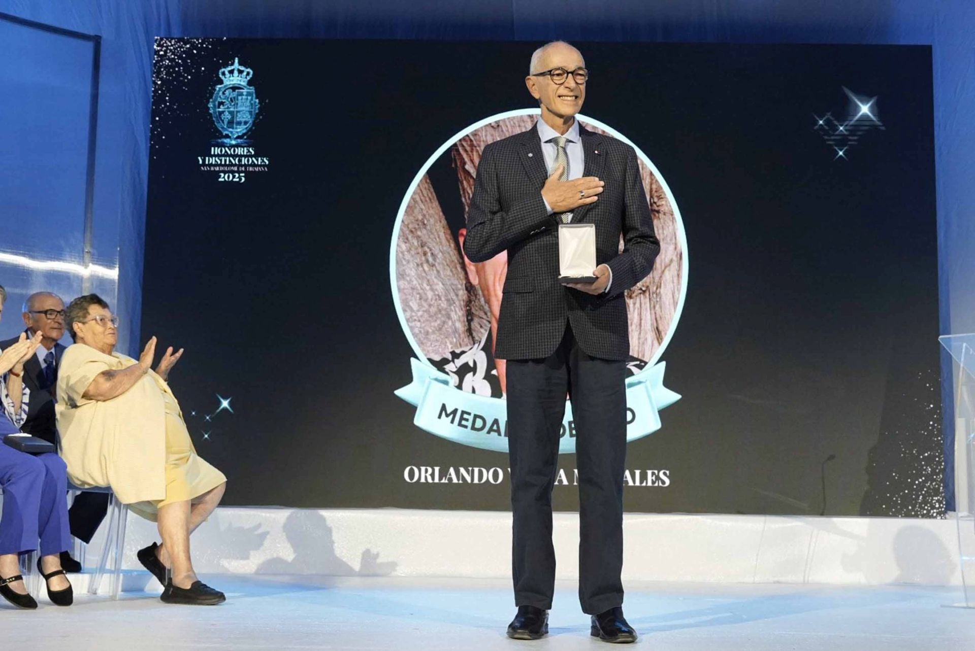 San Bartolomé rinde homenaje a once vecinos que han dejado huella en el municipio