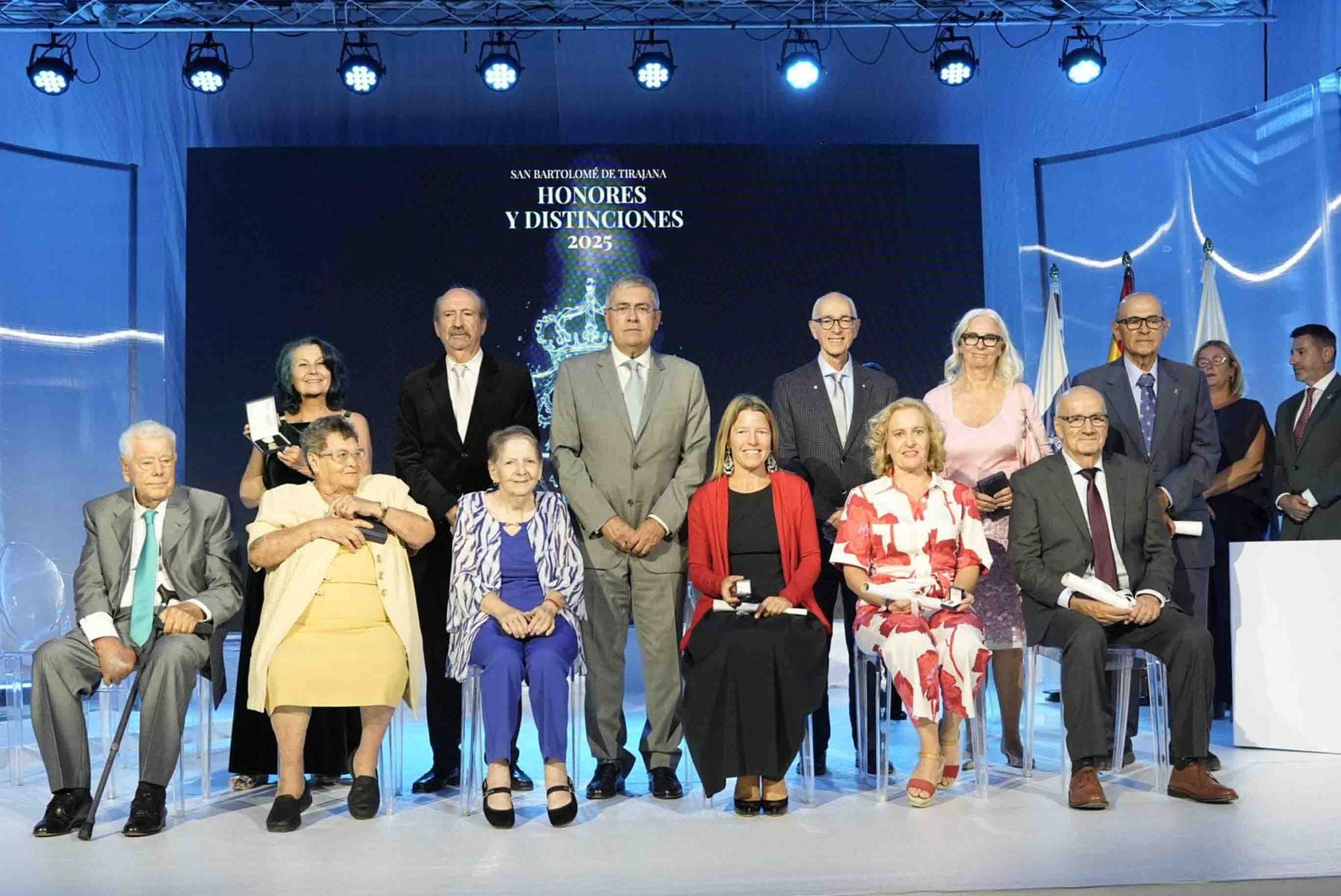 San Bartolomé rinde homenaje a once vecinos que han dejado huella en el municipio