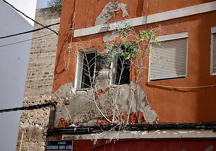 En imagen, el estado deplorable en el que se encuentran los edificios.