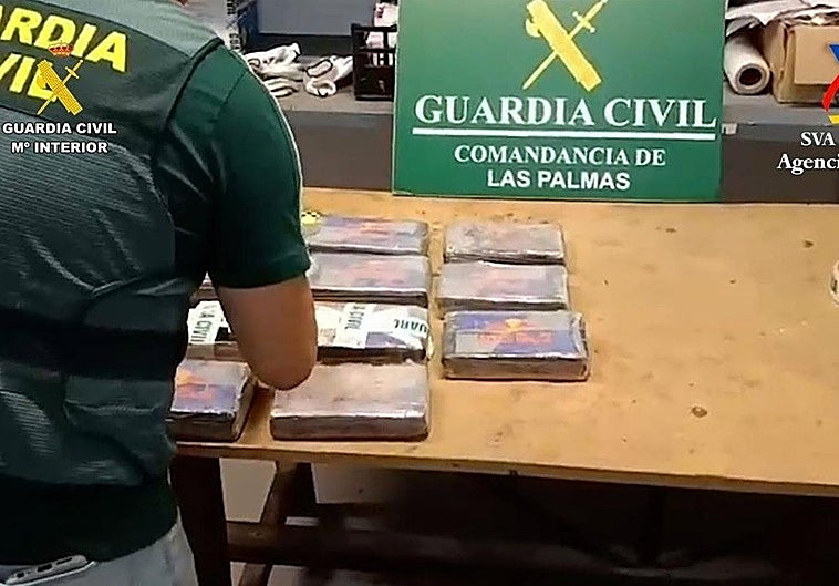 Imagen del material incautado por la Guardia Civil.