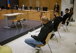 Imagen de los cuatro condenados durante el juicio celebrado el pasado 22 de mayo de 2022.