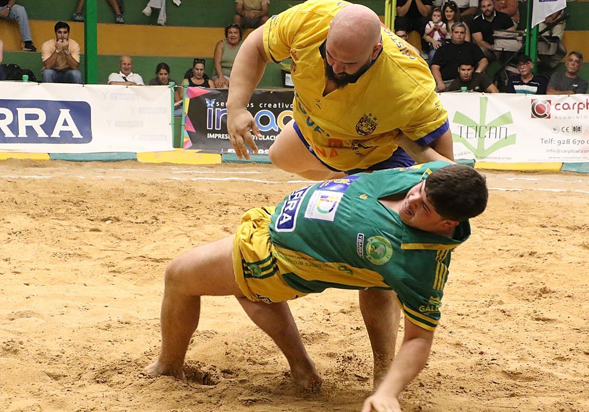 Imagen principal - El Gáldar Ybarra se luce en su torneo y pone en apuros al Chimbesque, campeón regional