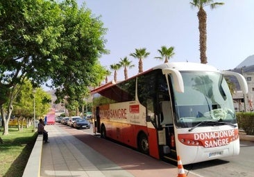 Un enfermero toma el timón del banco de sangre de Canarias