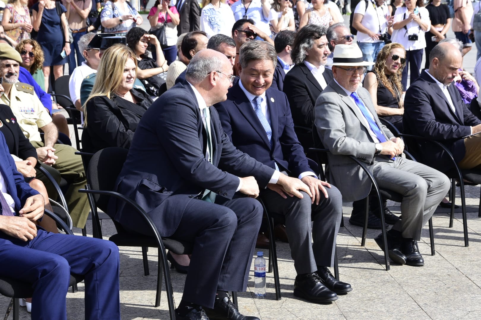 El gesto que une dos pueblos: Las Palmas inaugura el Greetingman