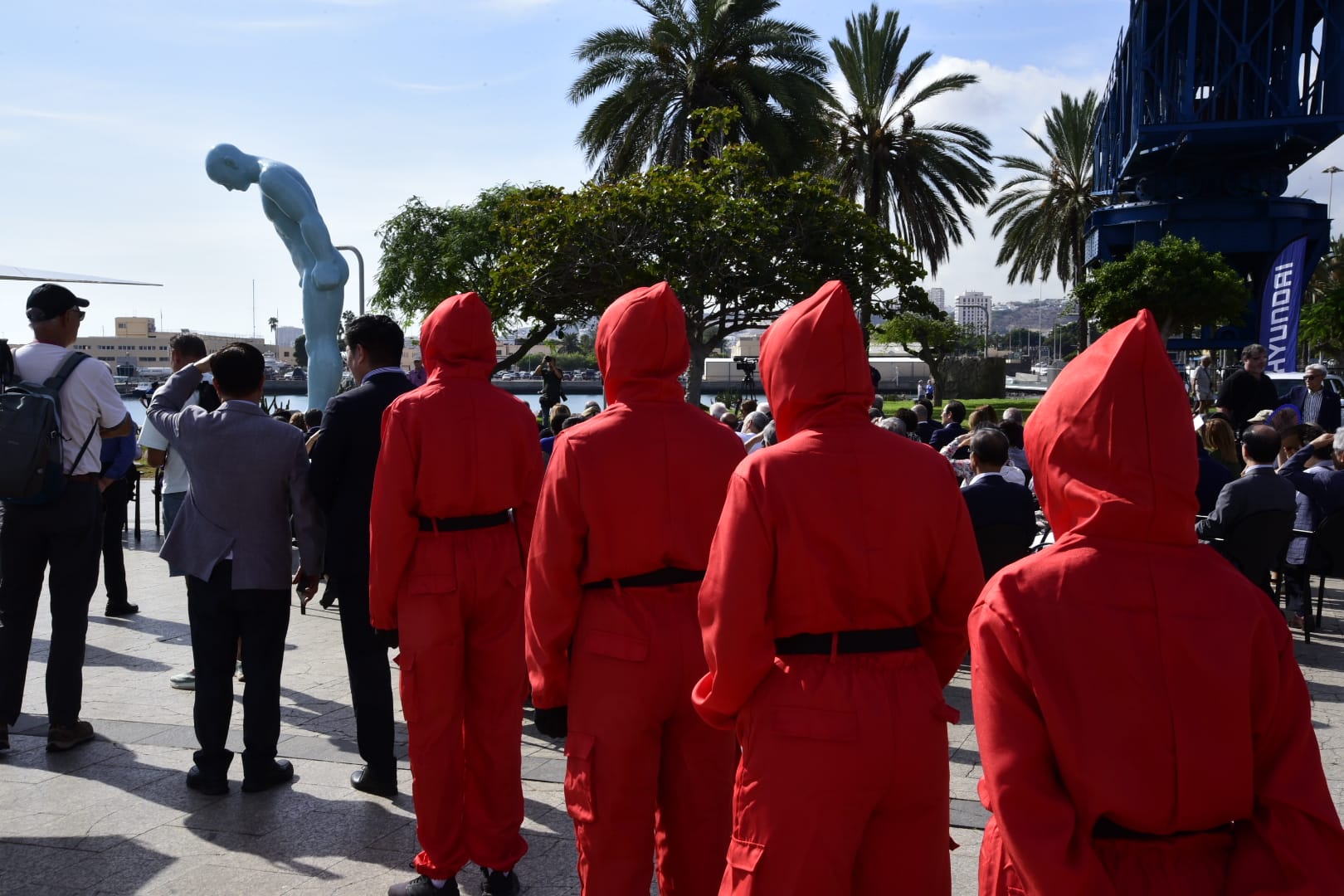 El gesto que une dos pueblos: Las Palmas inaugura el Greetingman