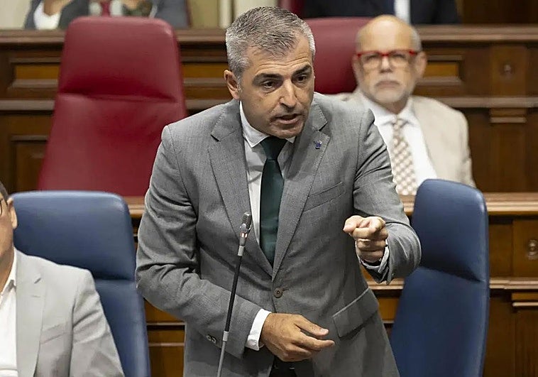 Domínguez ve un «atraco a mano armada» la subida de cotizaciones para los autónomos y ofrece 'cuota cero'