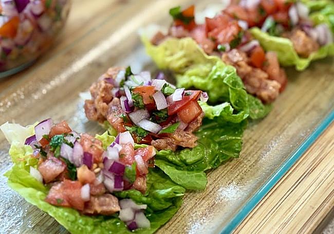 Tacos de atún fresco con pico de gallo