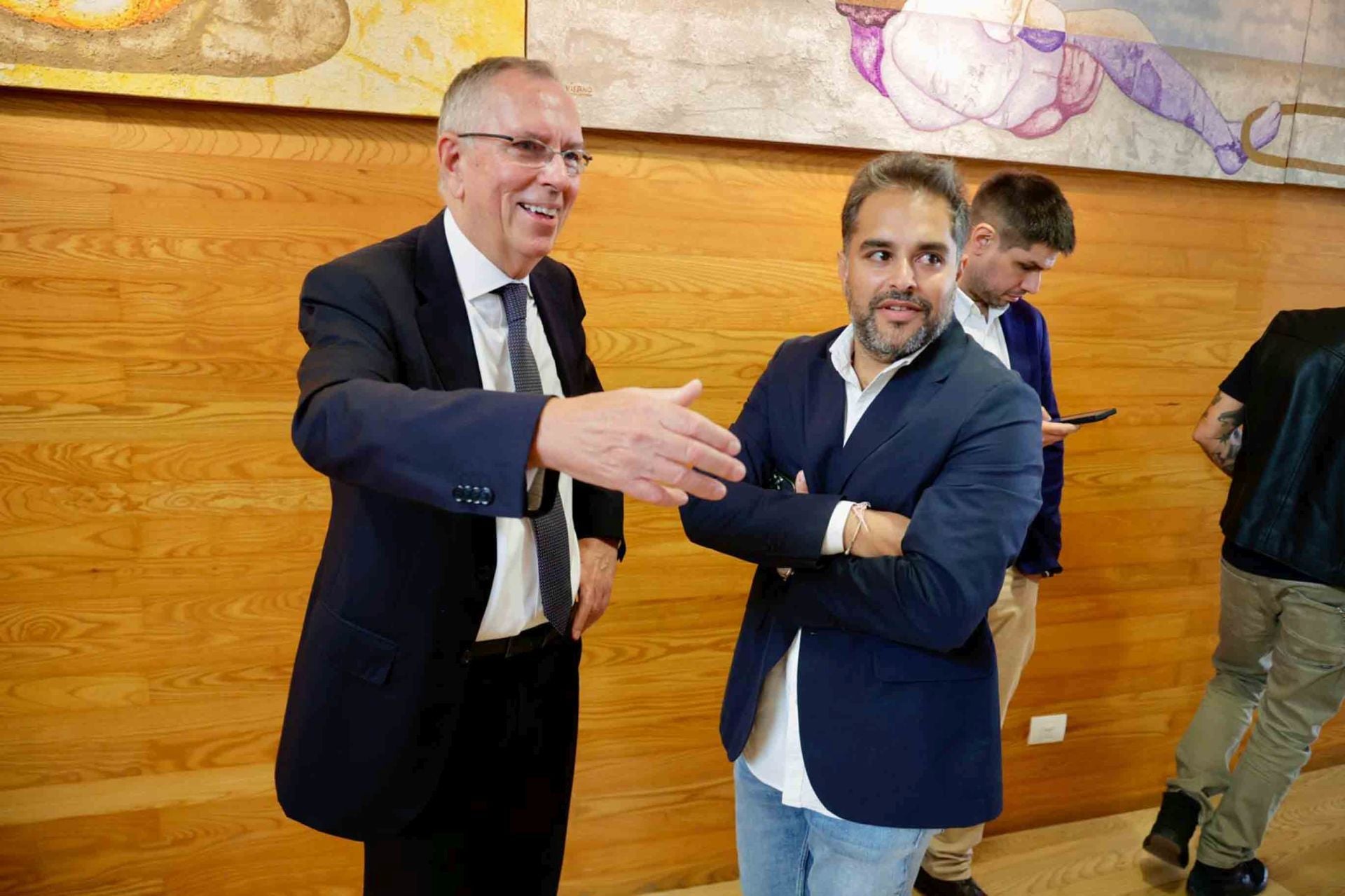 Imágenes del acto de entrega de los premios y becas MIR, de la Fundación Mapfre Canarias 2025