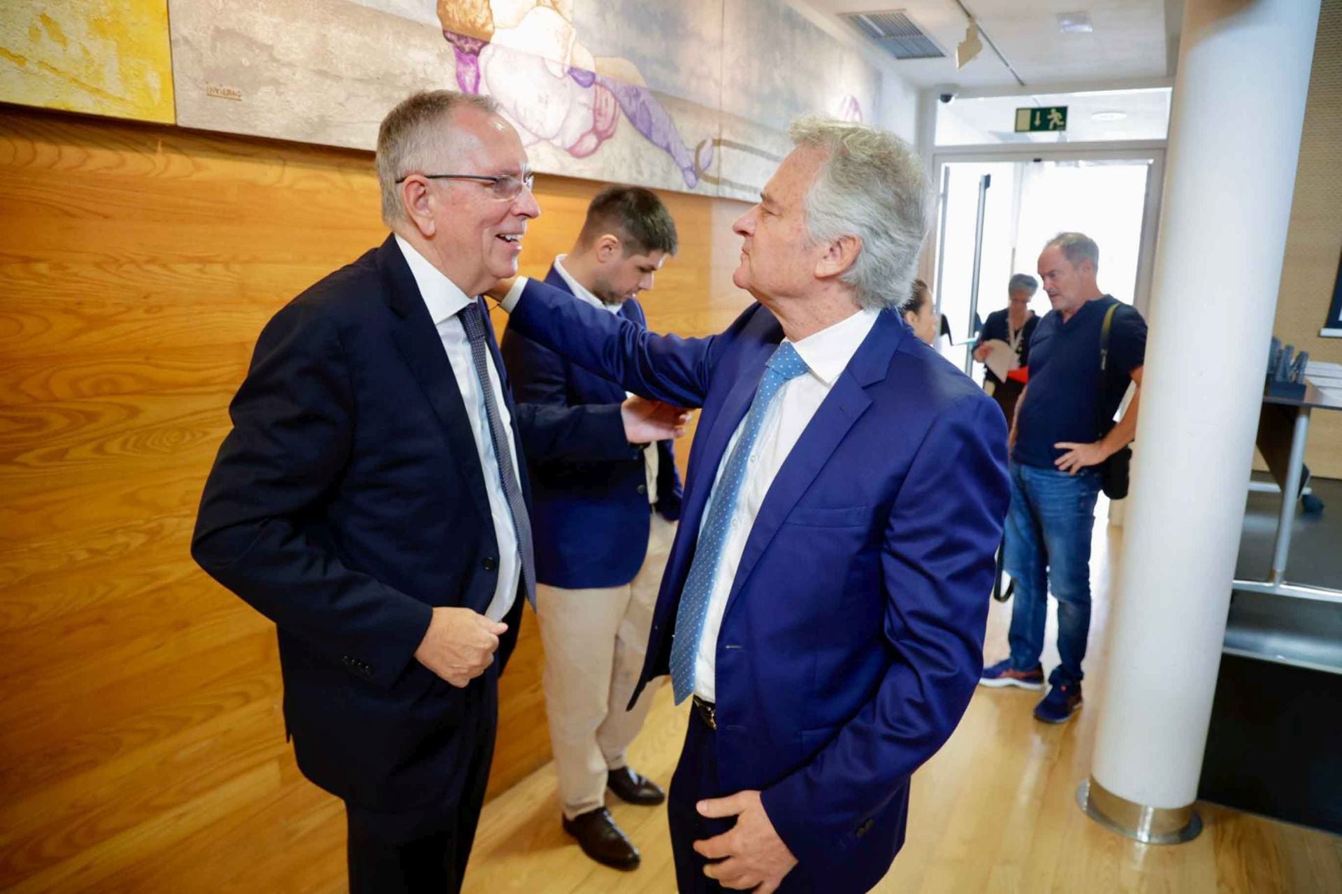 Imágenes del acto de entrega de los premios y becas MIR, de la Fundación Mapfre Canarias 2025