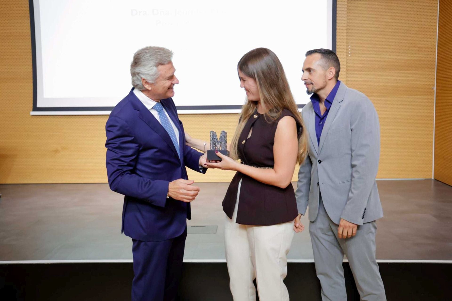 Imágenes del acto de entrega de los premios y becas MIR, de la Fundación Mapfre Canarias 2025