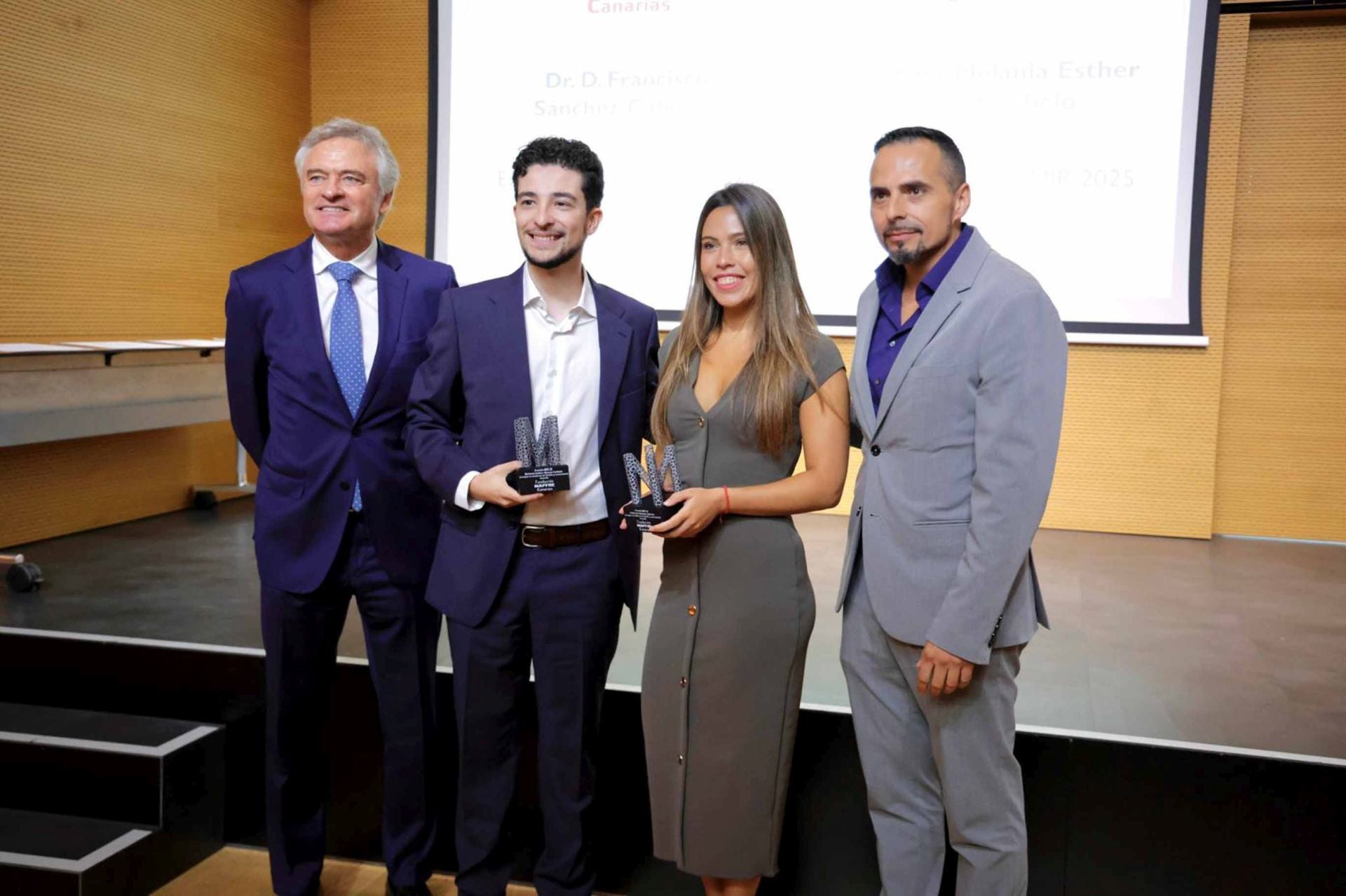 Imágenes del acto de entrega de los premios y becas MIR, de la Fundación Mapfre Canarias 2025