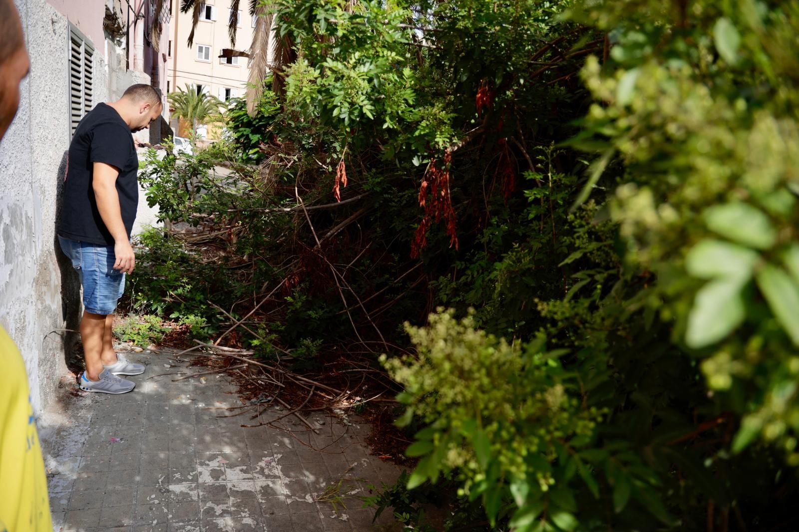 Vecinos de Escaleritas denuncian el mal estado de sus patios interiores