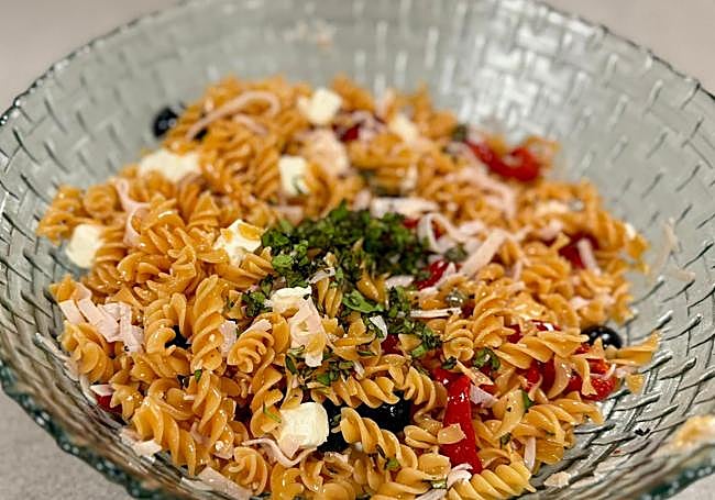 Añadimos por último la albahaca fresca