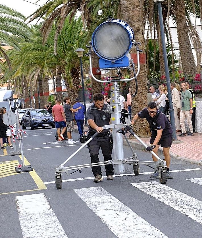 Imagen secundaria 2 - Distintos momentos del rodaje, en Ciudad Jardín y la Isleta.
