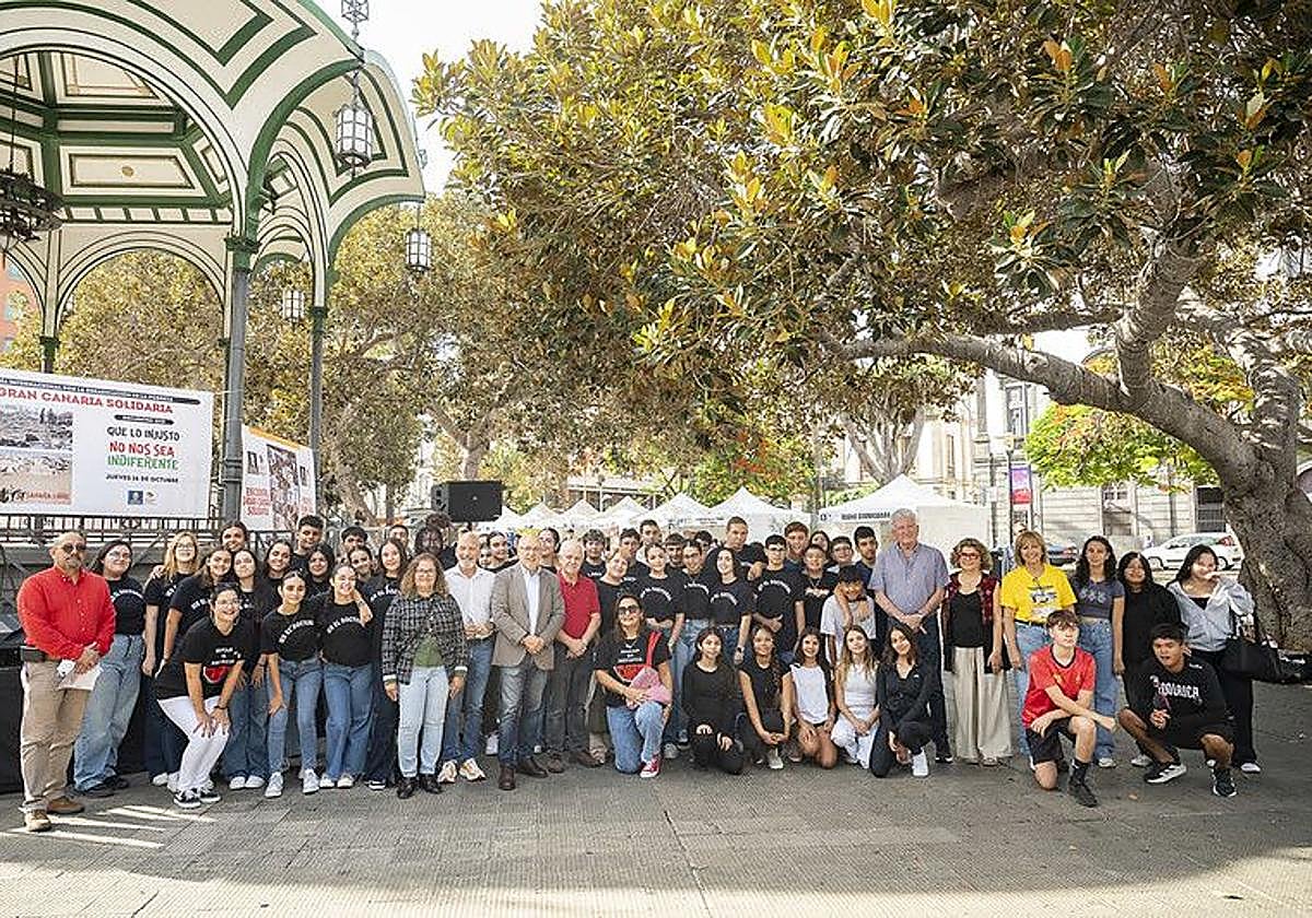 Autoridades y participantes en el encuentro celebrado este jueves.
