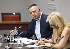 El director del SCS, Adasat Goya, y la consejera canaria de Sanidad, Esther Monzón.