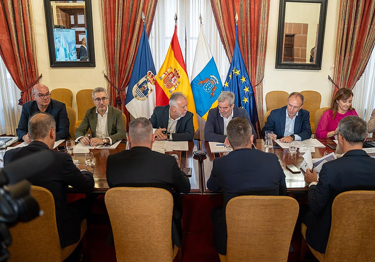 Imagen de la Comisión Mixta para la reconstrucción de La Palma.