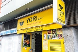 Fachada del local del restaurante coreano Yori.