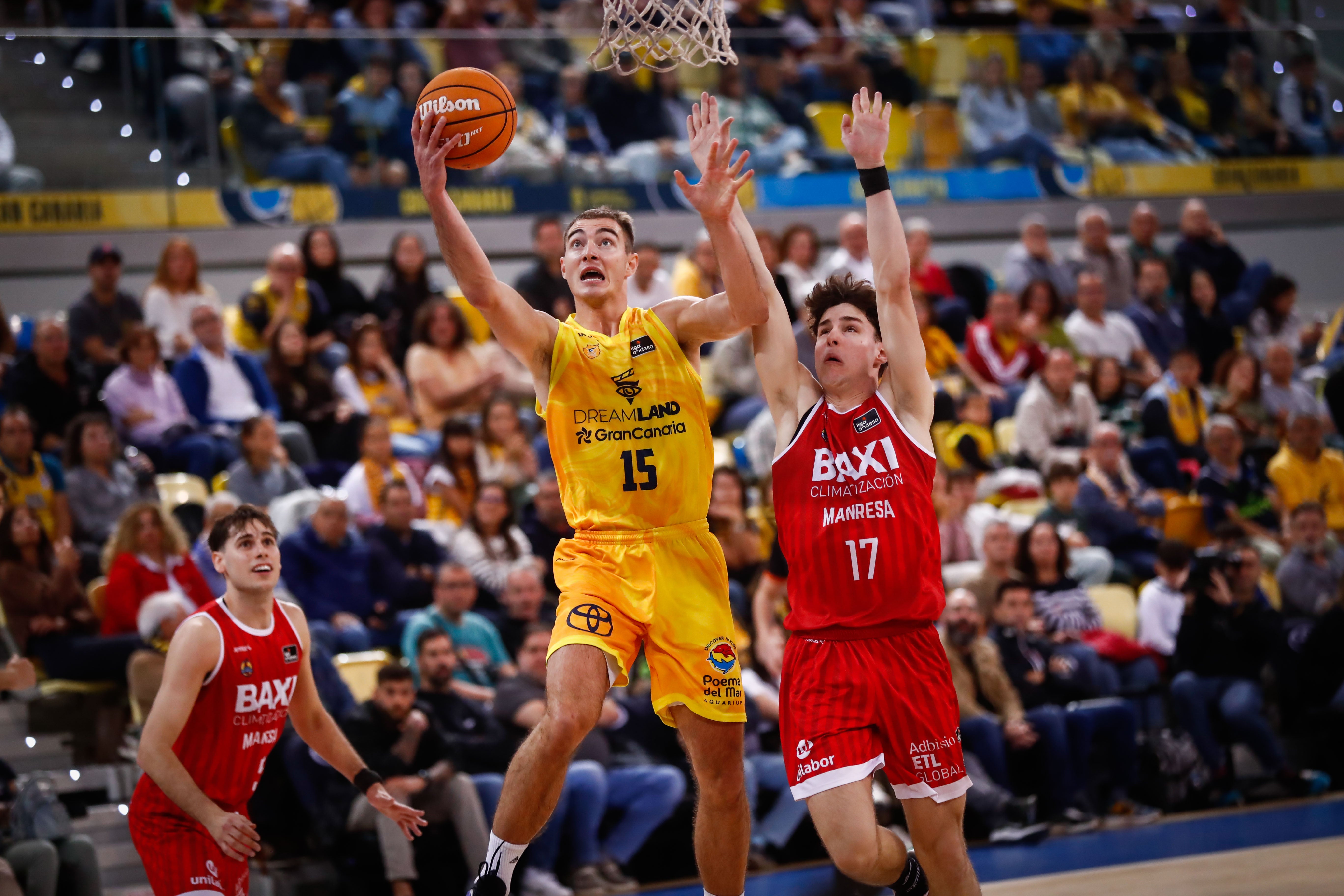 Ziga Samar, en una instantánea del pasado encuentro ante el Manresa.