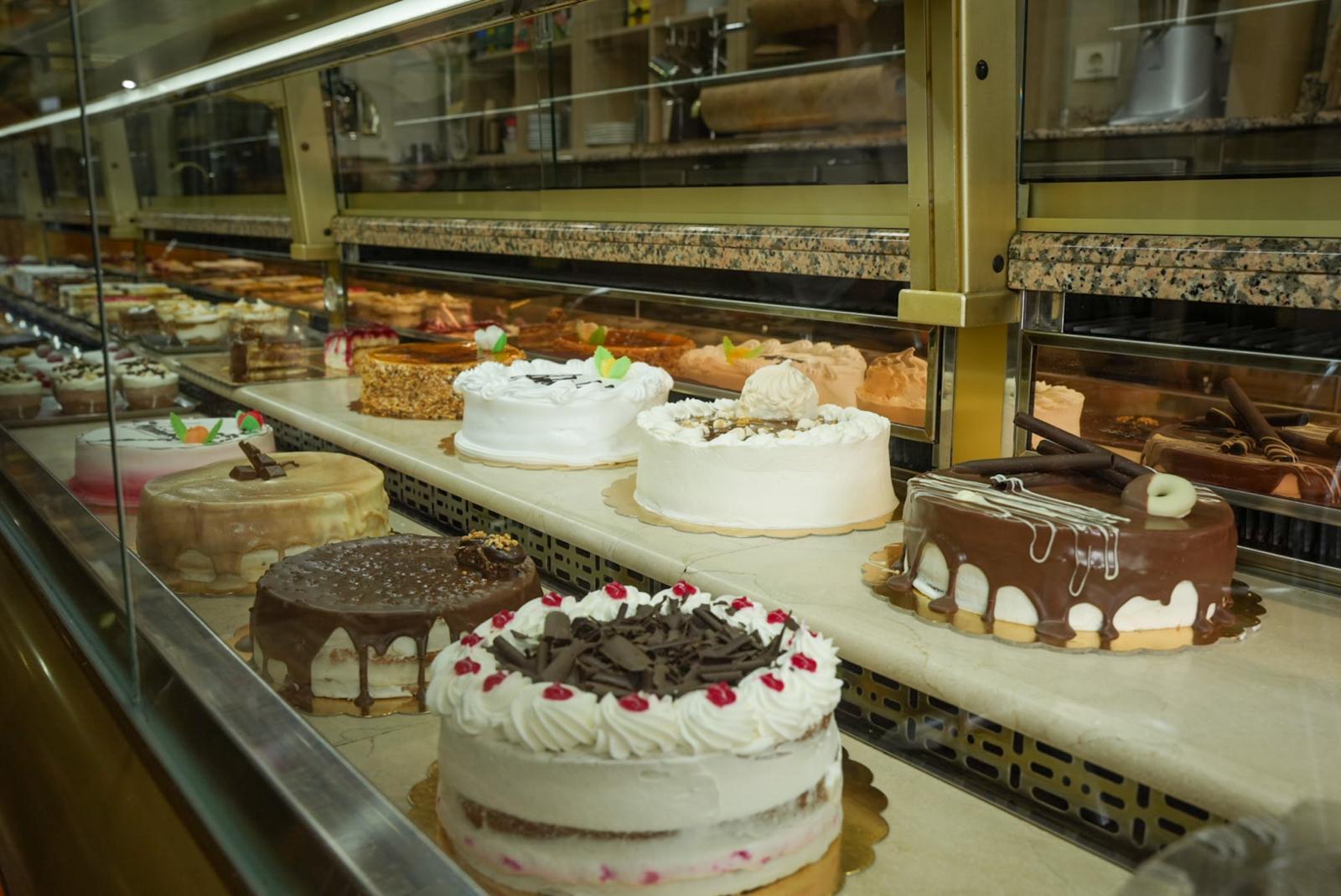 Segunda generación al frente de la pastelería Dulceamor