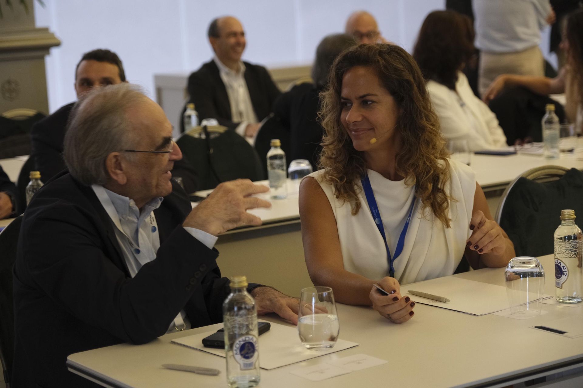 El sector marítimo debate sobre el futuro de los puertos canarios