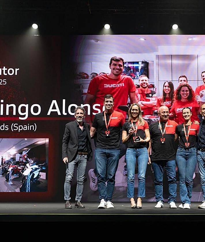 Imagen secundaria 2 - Domingo Alonso recibe el reconocimiento internacional «Mejor Distribuidor del Año 2025» de la mano de Ducati Motor Holding