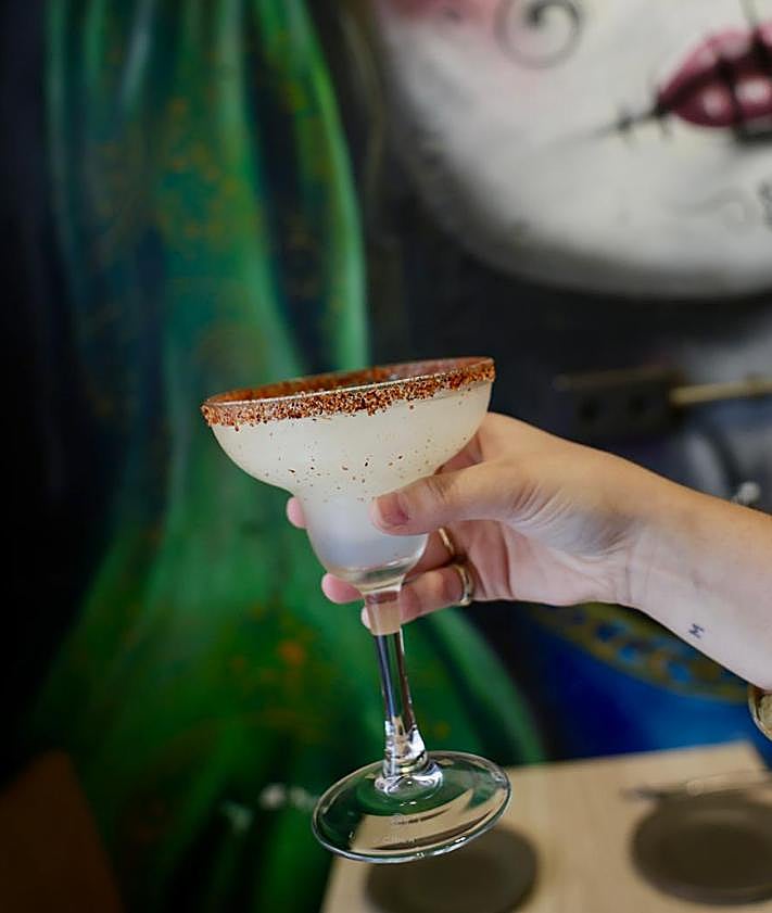 Imagen secundaria 2 - Margarita y tajín.