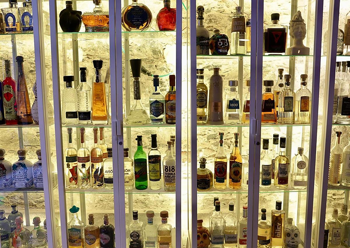 Imagen secundaria 1 - Espacios del restaurante Gallo Negro.