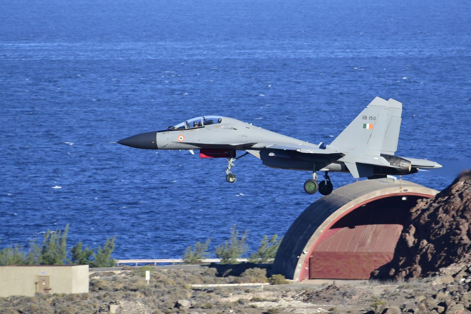 Maniobras de la OTAN sobre el cielo de Canarias, en imágenes